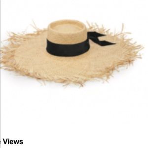 BNWT- Avenue the label oversized frayed sun hat